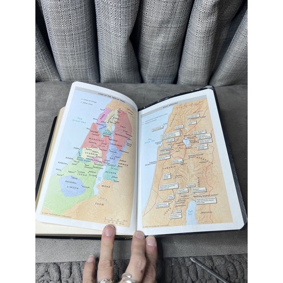 NIV Bible Red Letter Maps References Black 2001 Zondervan - Picture 11 of 11